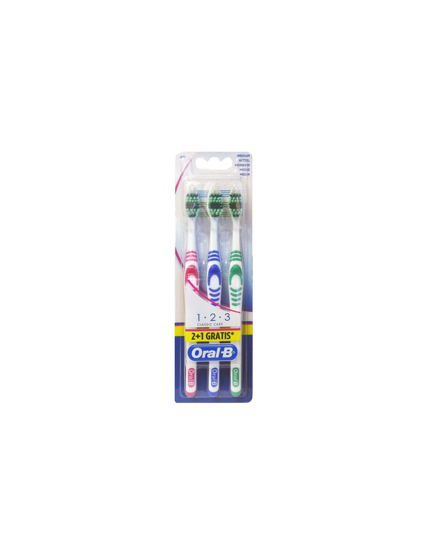 Oral-B Spazzolino Classic Care Medio X3