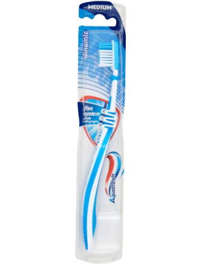 Aquafresh Spazzolino Flex Dinamico Medio